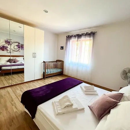 Azzurra Vista Holiday home Argegno